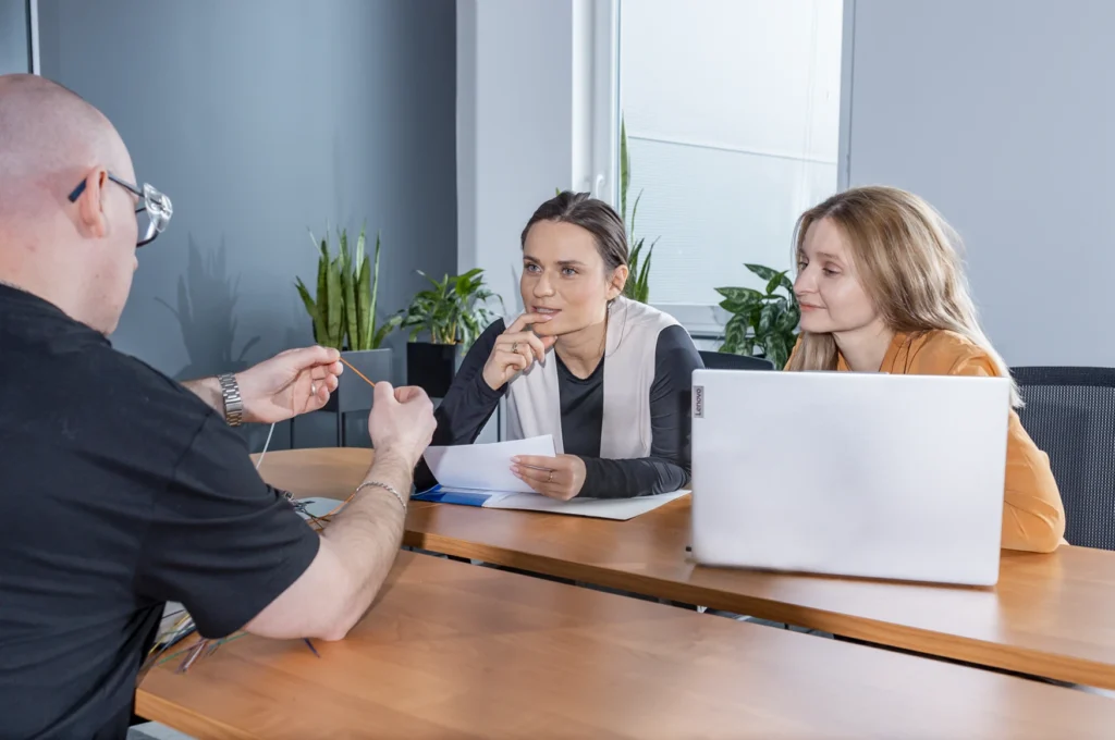 Zespół pracowników Rock Communication w trakcie spotkania